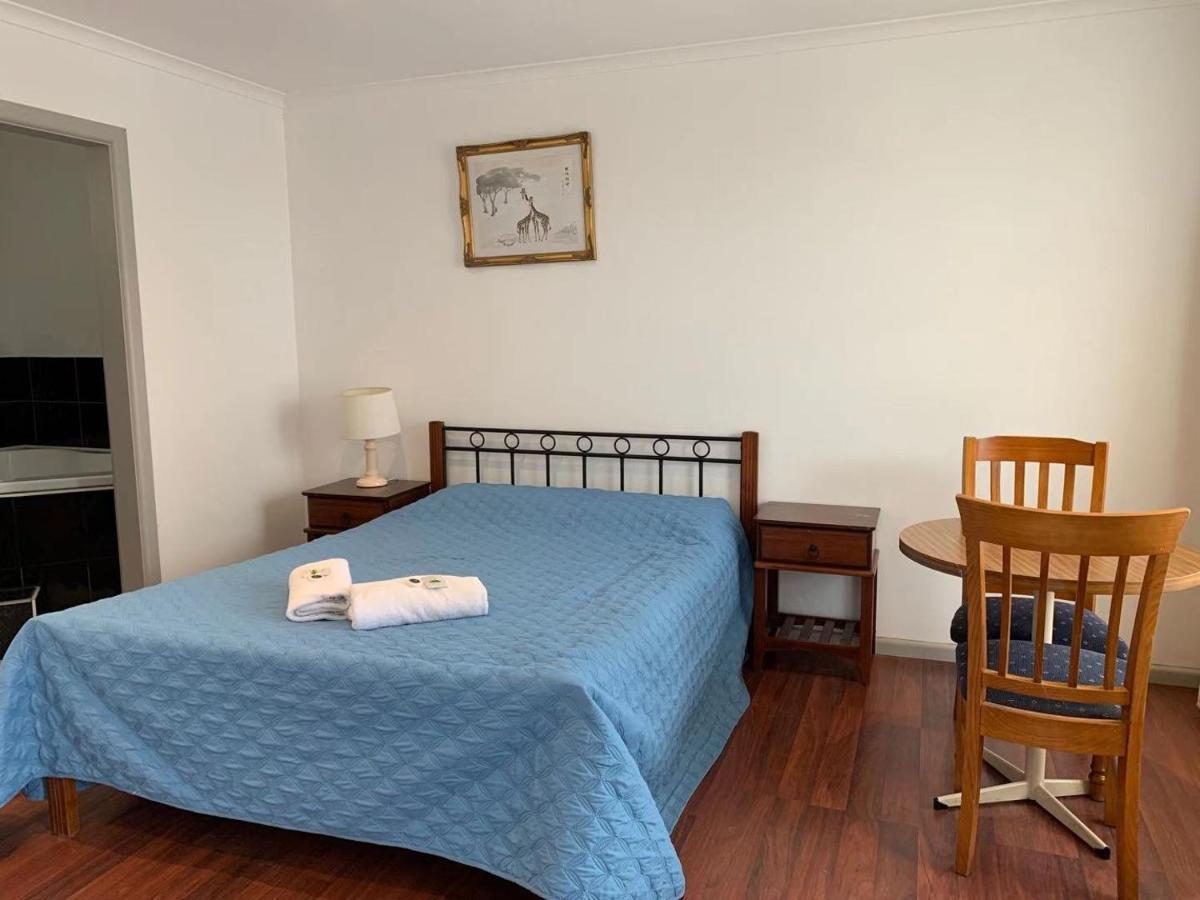 Beaconsfield Lodge Motel Bagian luar foto