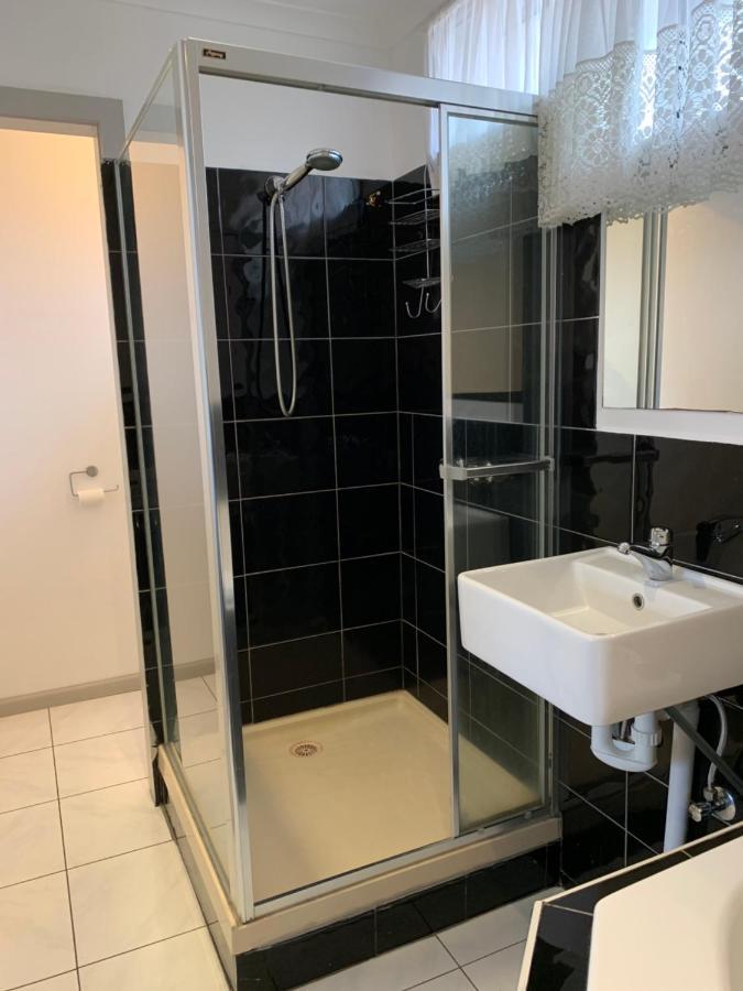 Beaconsfield Lodge Motel Bagian luar foto