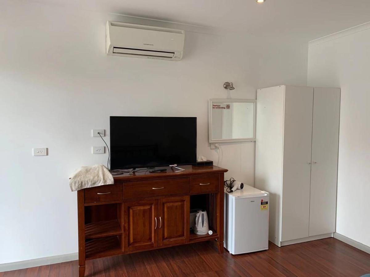 Beaconsfield Lodge Motel Bagian luar foto
