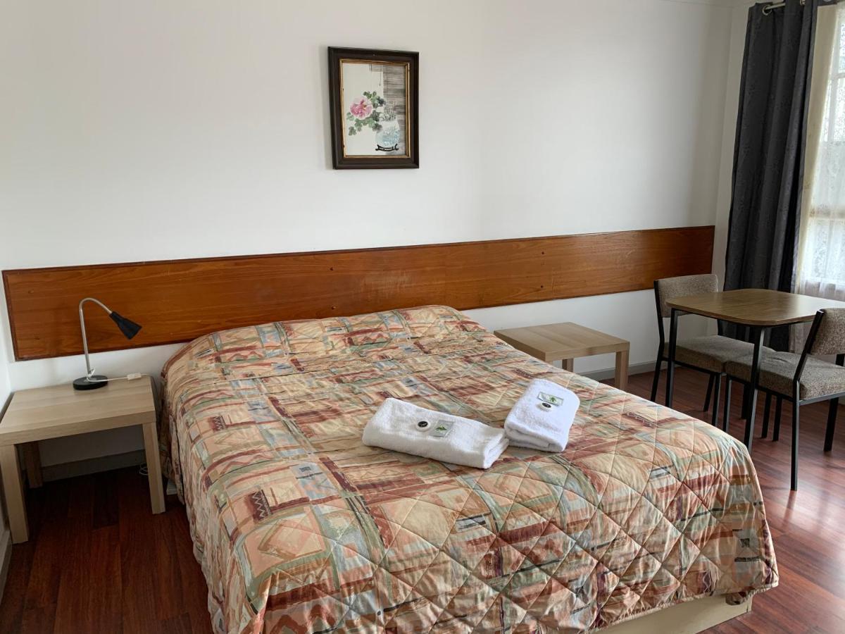 Beaconsfield Lodge Motel Bagian luar foto