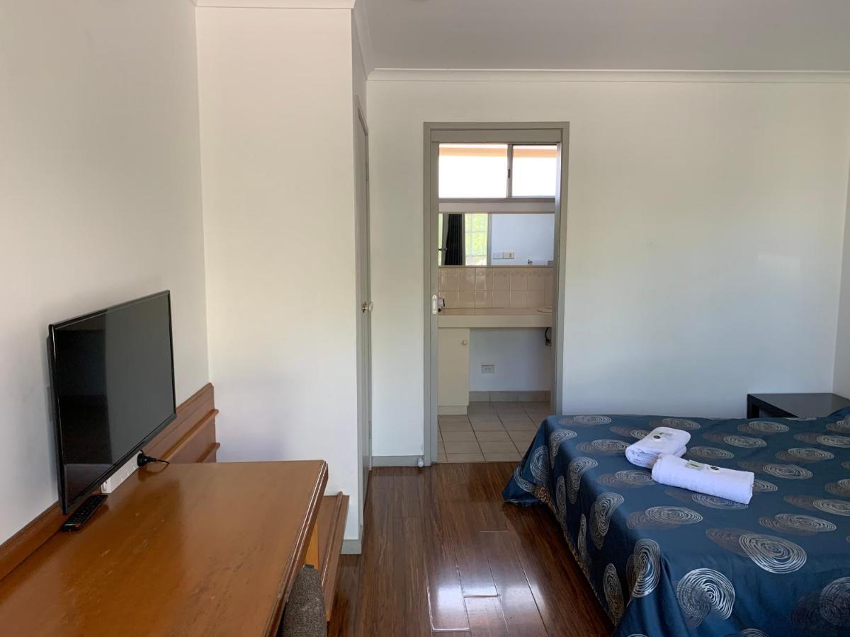 Beaconsfield Lodge Motel Bagian luar foto