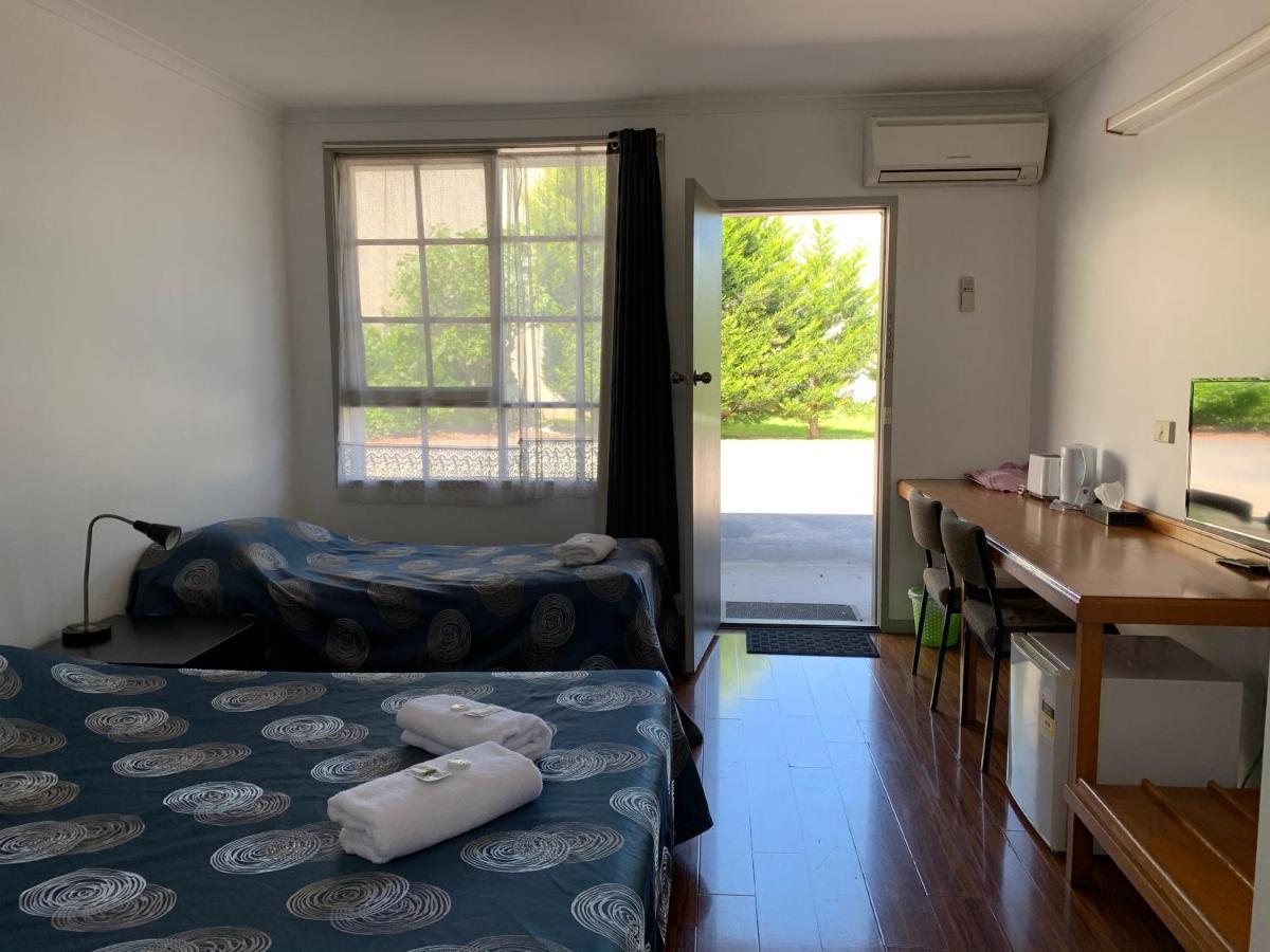 Beaconsfield Lodge Motel Bagian luar foto