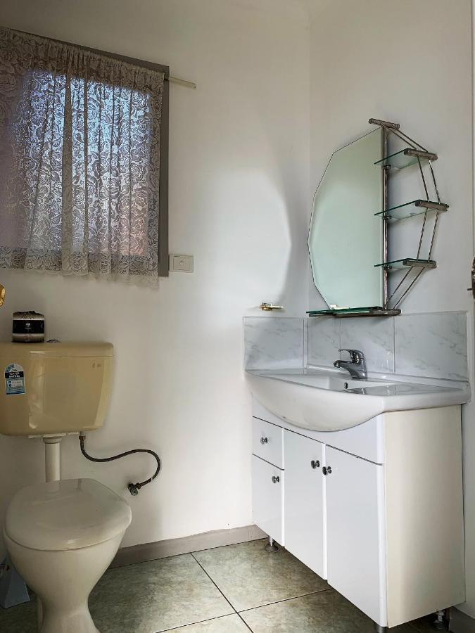 Beaconsfield Lodge Motel Bagian luar foto