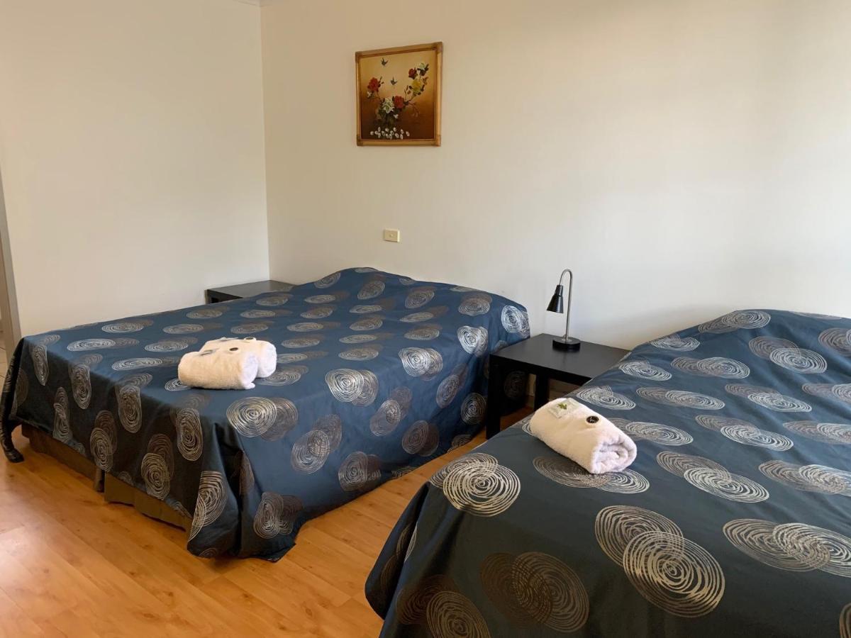 Beaconsfield Lodge Motel Bagian luar foto