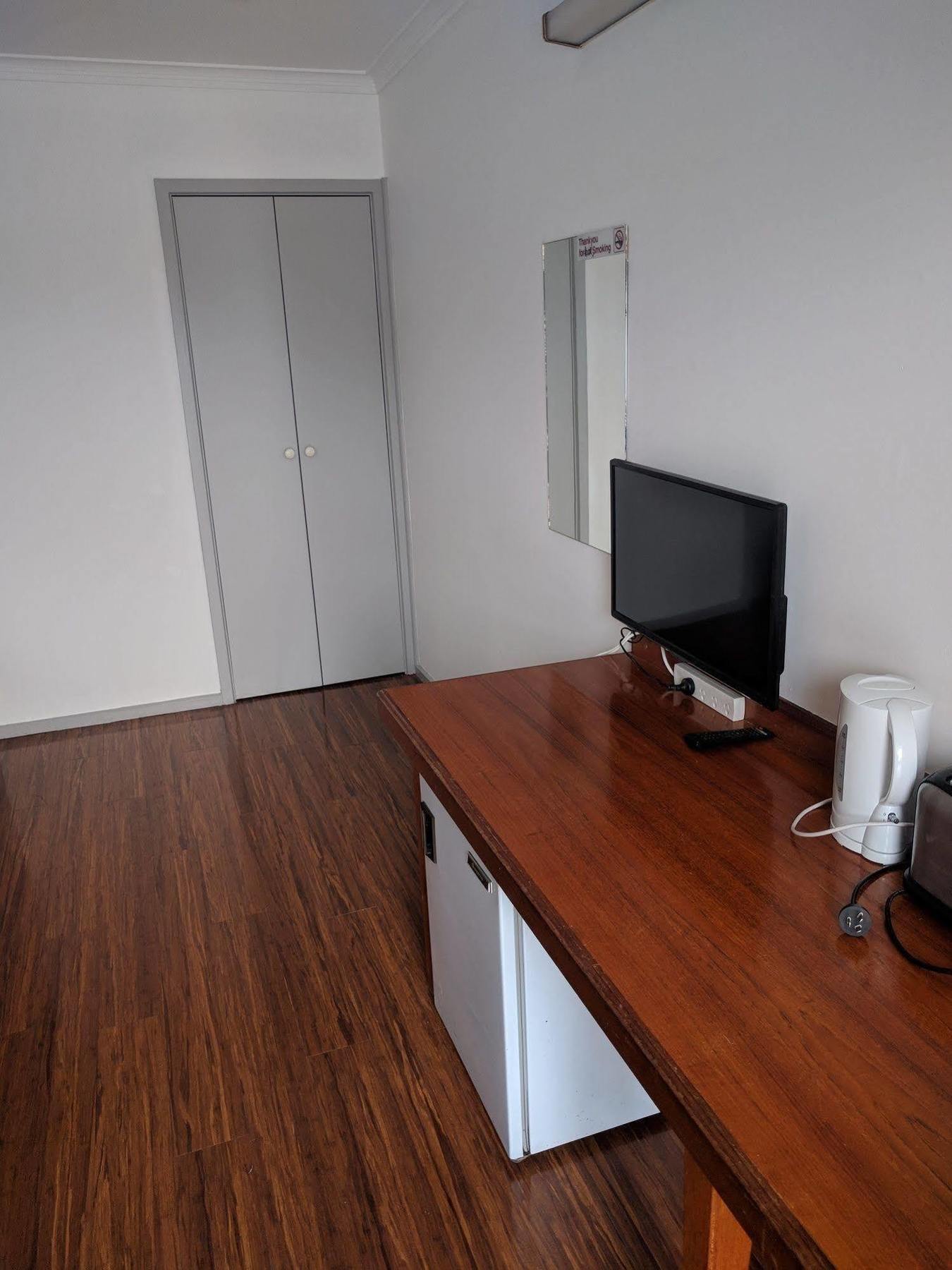 Beaconsfield Lodge Motel Bagian luar foto