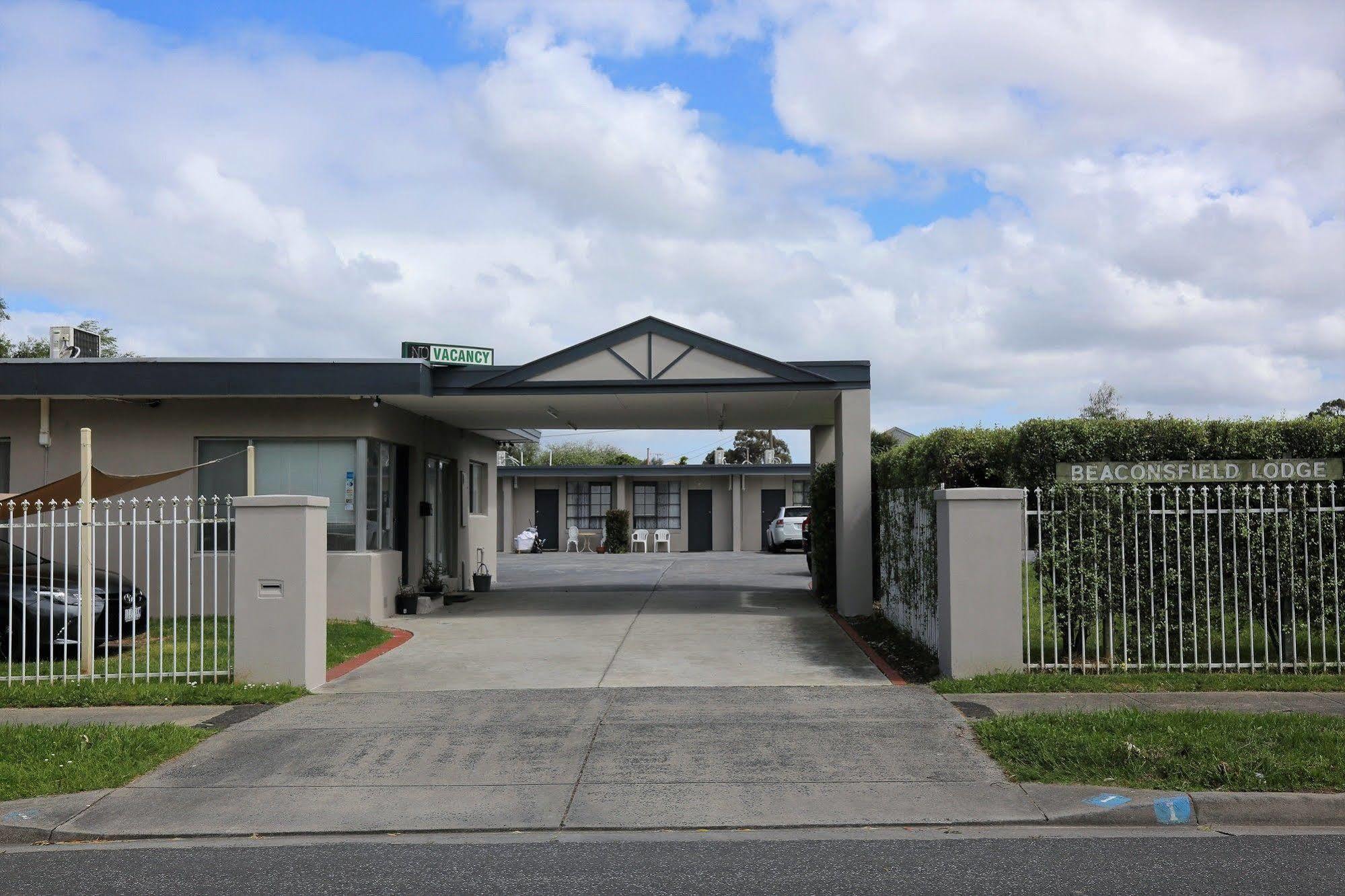 Beaconsfield Lodge Motel Bagian luar foto