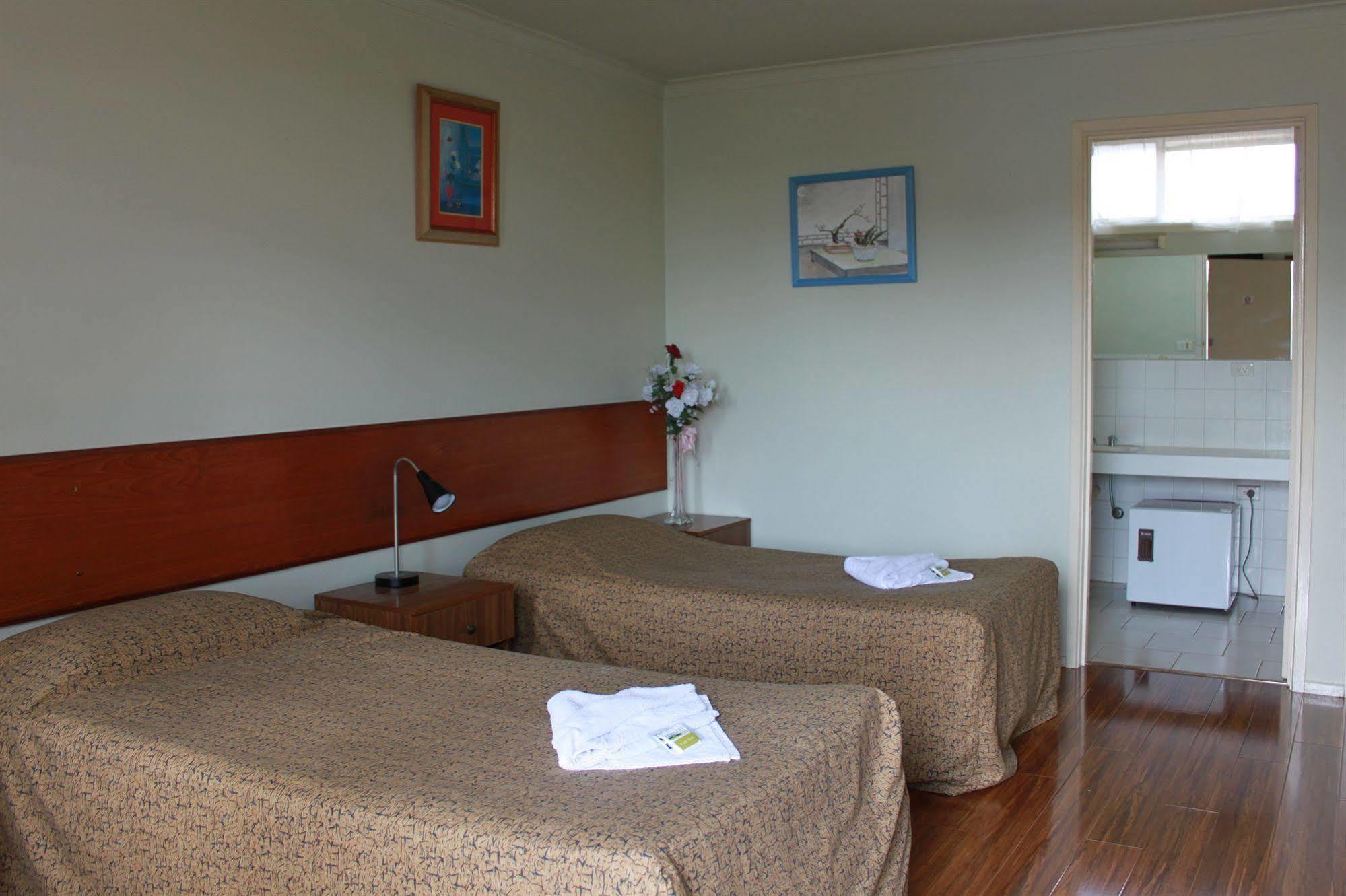 Beaconsfield Lodge Motel Bagian luar foto