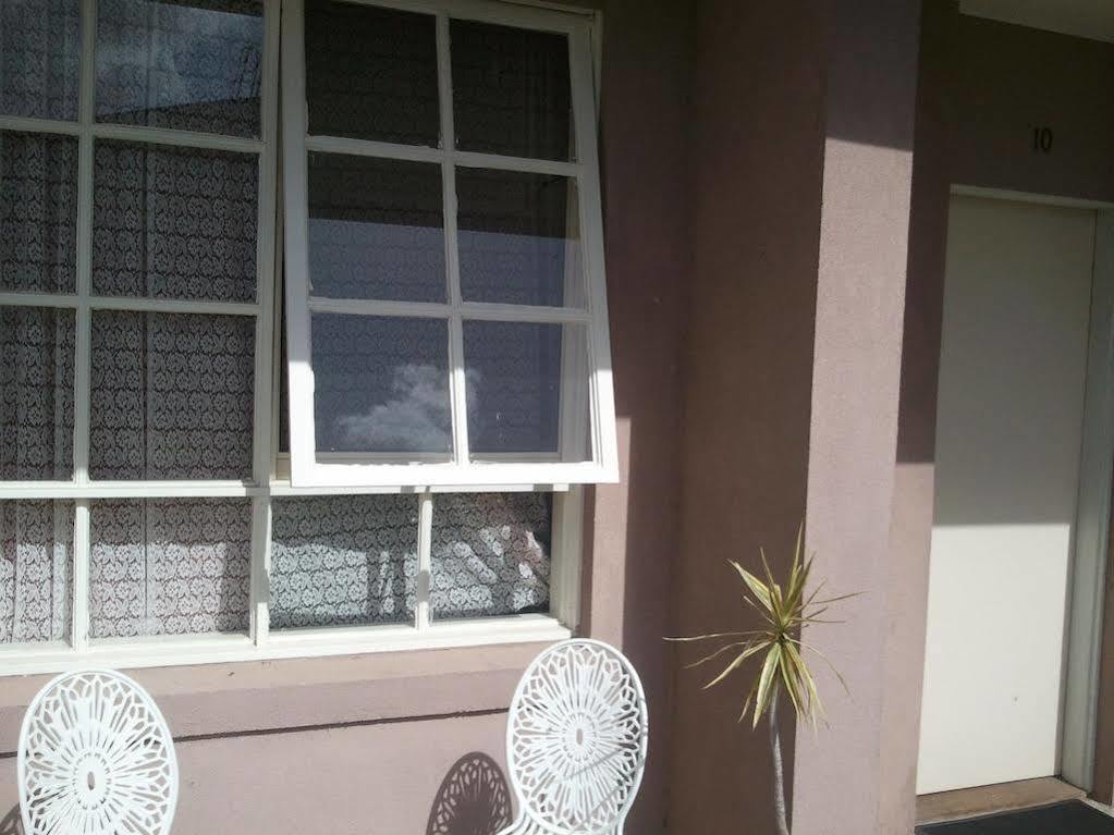 Beaconsfield Lodge Motel Bagian luar foto