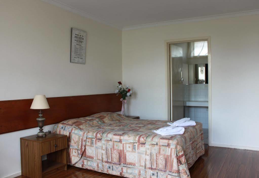 Beaconsfield Lodge Motel Bagian luar foto