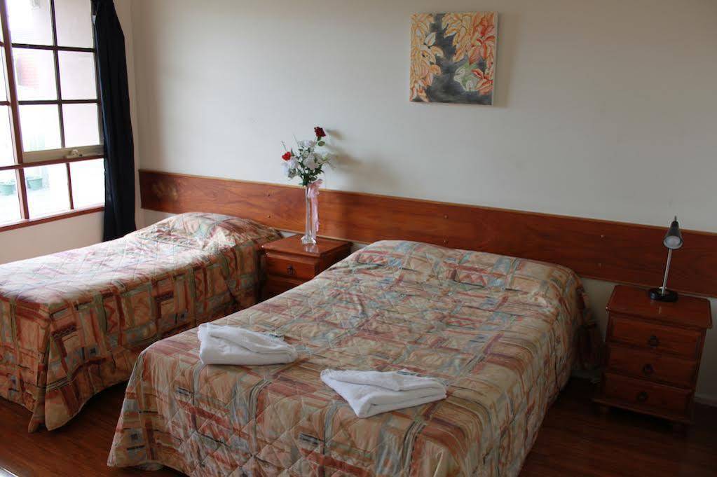 Beaconsfield Lodge Motel Bagian luar foto